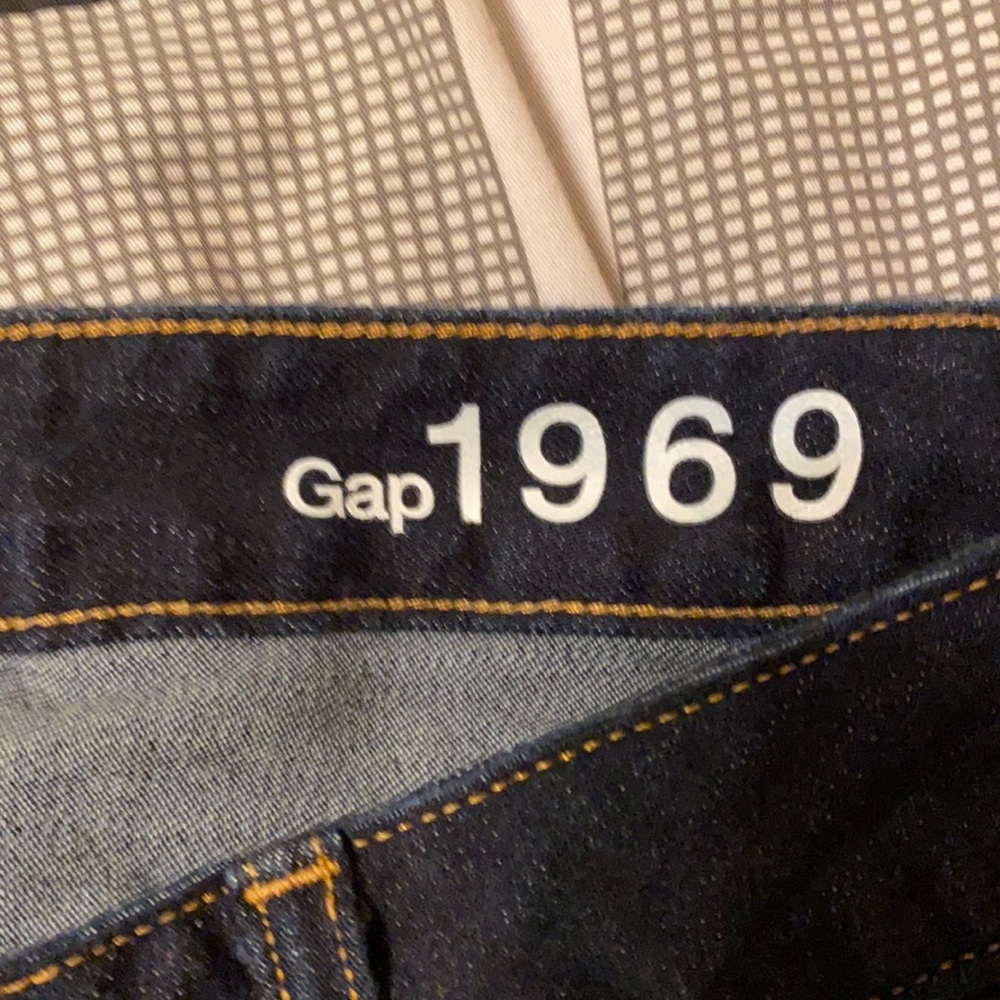 Never worn. Too big for me